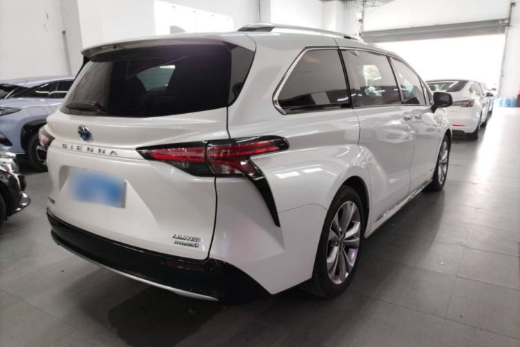 Used Toyota Sienna 2021 2.5L Hybrid Premium Edition