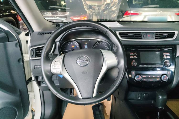 Used Nissan X-Trail 2015 2.0L CVT Comfort MAX Edition 2WD