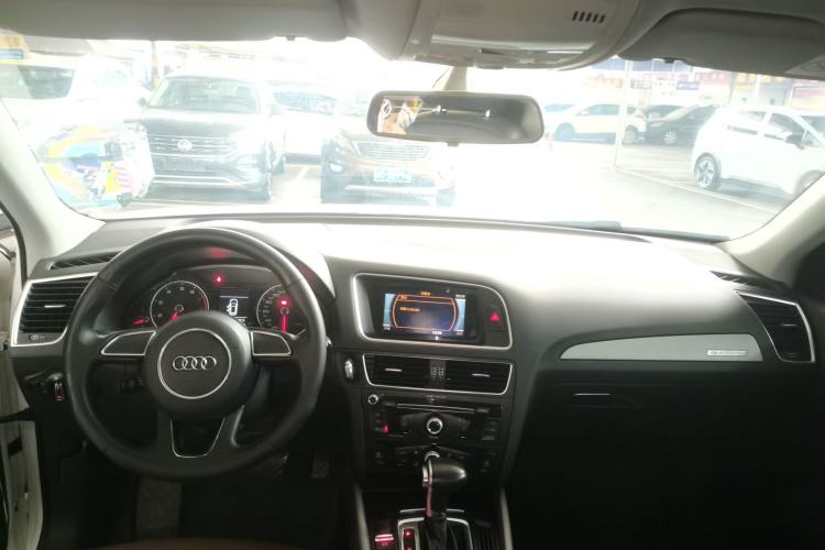 Used Audi Q5 2017 Plus 40 TFSI Ambition Model
