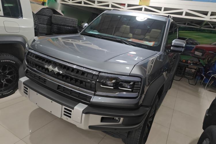 Used Formula Leopard Leopard 5 2023 Explore Edition