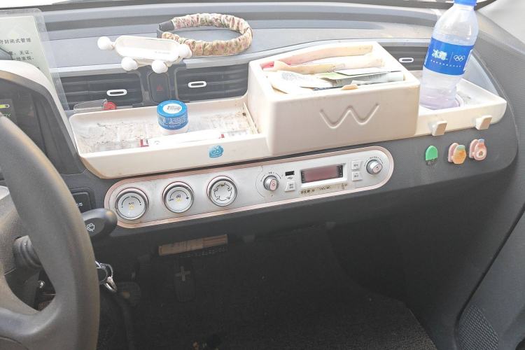 Used Wuling Hongguang MINIEV 2022 Macaron Premium Model – Lithium Ternary Battery
