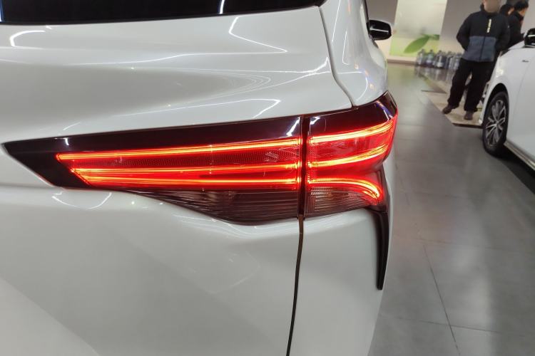 Used Toyota Sienna 2021 2.5L Hybrid Premium Edition