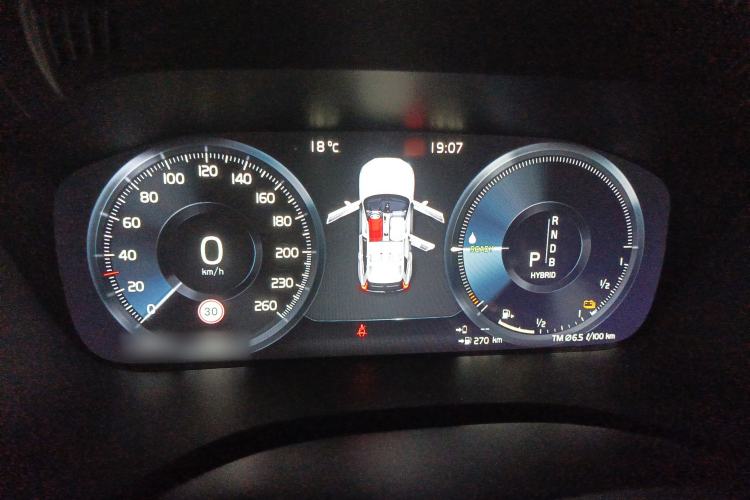 Used Volvo XC60 New Energy 2019 T8 E-Drive Hybrid Intelligent Luxury Sport Edition China VI
