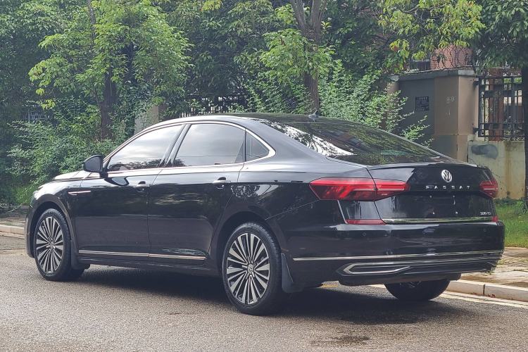 Used Volkswagen Passat 2019 330TSI Luxury Edition China VI Standard
