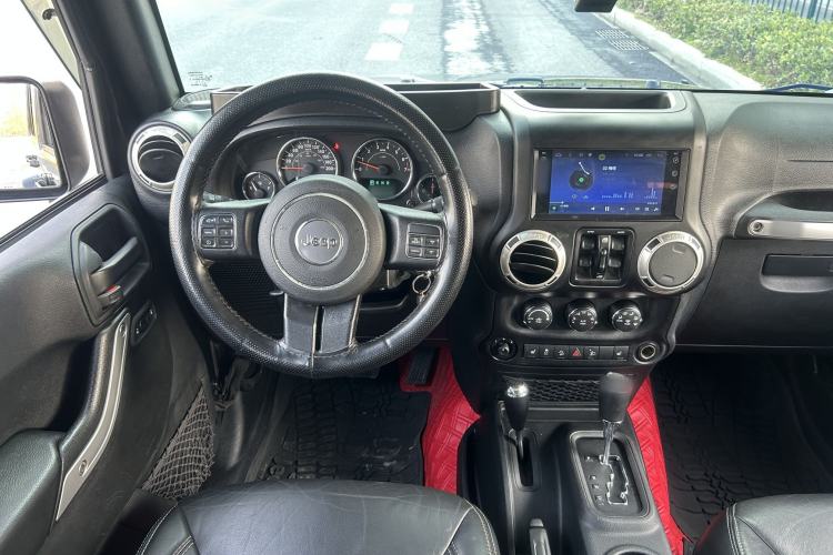 Used  Wrangler 2017 3.0L Sahara Four-Door Comfort Edition
