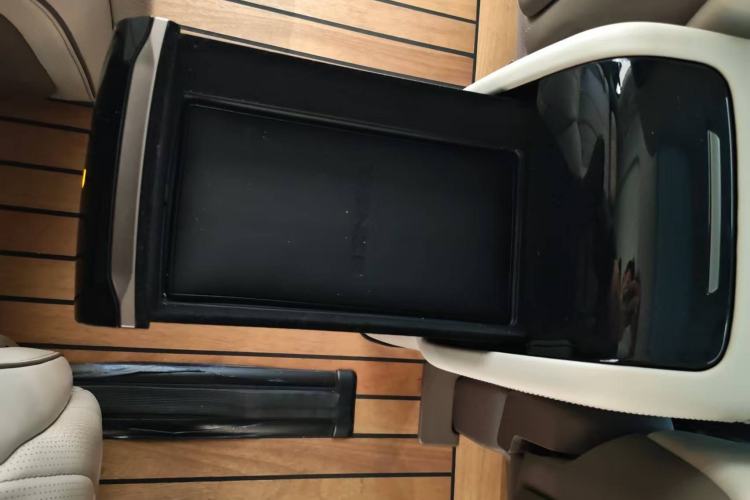 Used Denza D9 2022 EV 600 Four-Wheel Drive Prestige Model