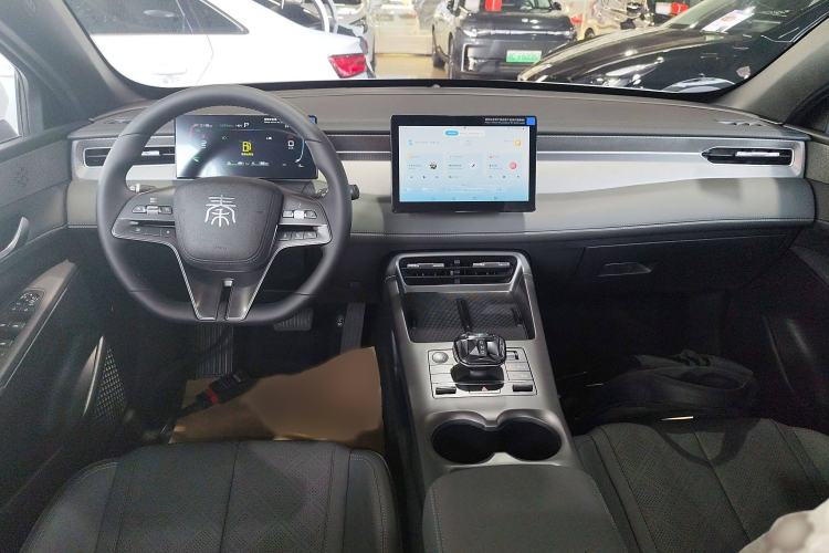 Used BYD Qin PLUS 2025 DM-i Smart Drive 55KM Leading Model
