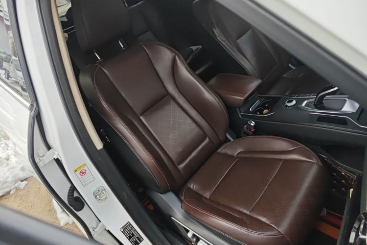 Used Wey VV6 2018 2.0T Two-Wheel-Drive Ultra-Luxury Version China V Standard
