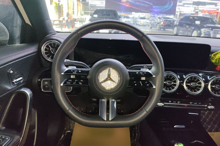 Used Mercedes-Benz A-Class 2022 Revised Version A 200 L Sport Sedan Fashionable Style
