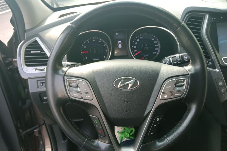 Used Hyundai Santa Fe 2013 2.4L Automatic Two-Wheel Drive Smart Version
