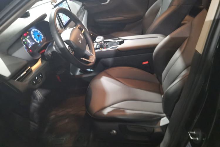 Used Hongqi E-QM5 2022 431 km Charge & Enjoy Edition
