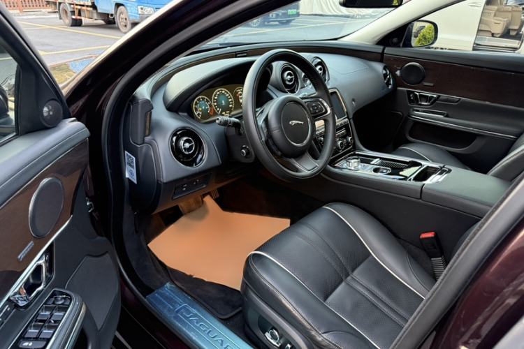 Used Jaguar XJ 2016 XJL 3.0 SC Four-Wheel Drive Panoramic Business Edition
