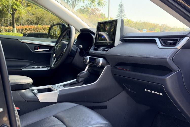 Used Toyota RAV4 2020 Dual-Engine 2.5L E-CVT Two-Wheel Drive Elite Edition
