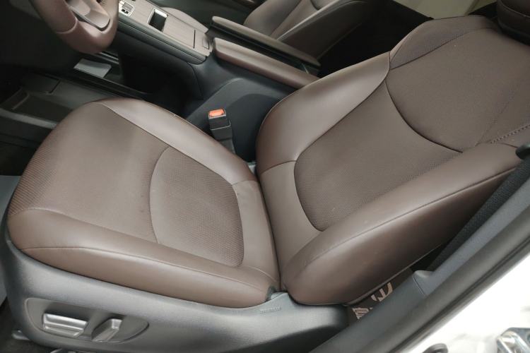 Used Toyota Granvia 2024 2.5L Hybrid Prestige PLUS Four-Wheel Drive Version