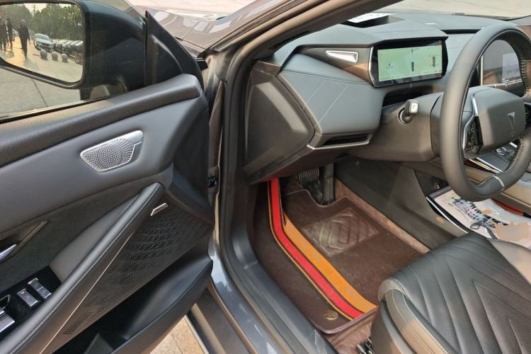 Used  SL03 2023 200Max Range-Extended Version
