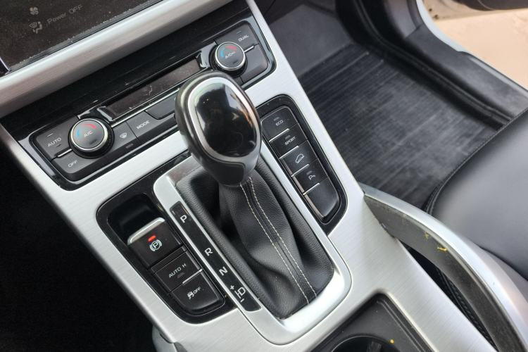 Used Geely Auto Emgrand X7 Sport 2016 1.8TD Automatic Smart Connectivity Version
