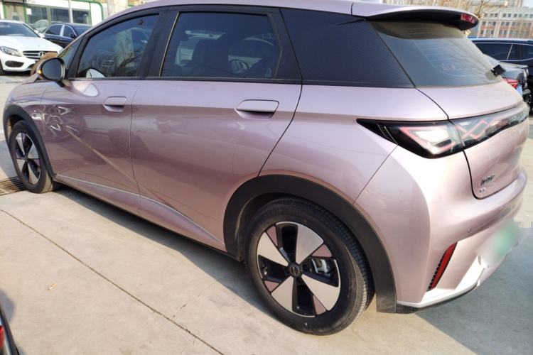 Used BYD Dolphin 2023 420 km Fashion Edition
