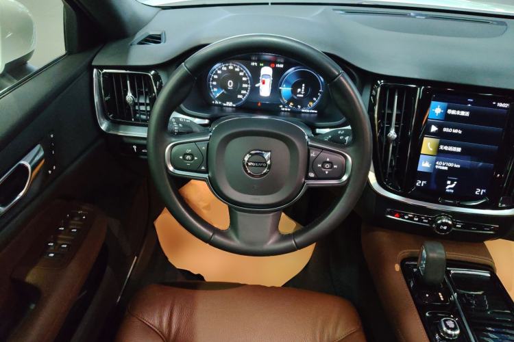 Used Volvo S60 New Energy 2022 T8 eDrive Hybrid All-Wheel Drive Smart Luxury Edition