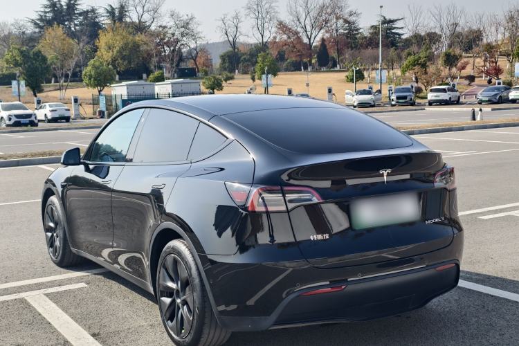 Used Tesla Model Y 2023 Rear-Wheel-Drive Version
