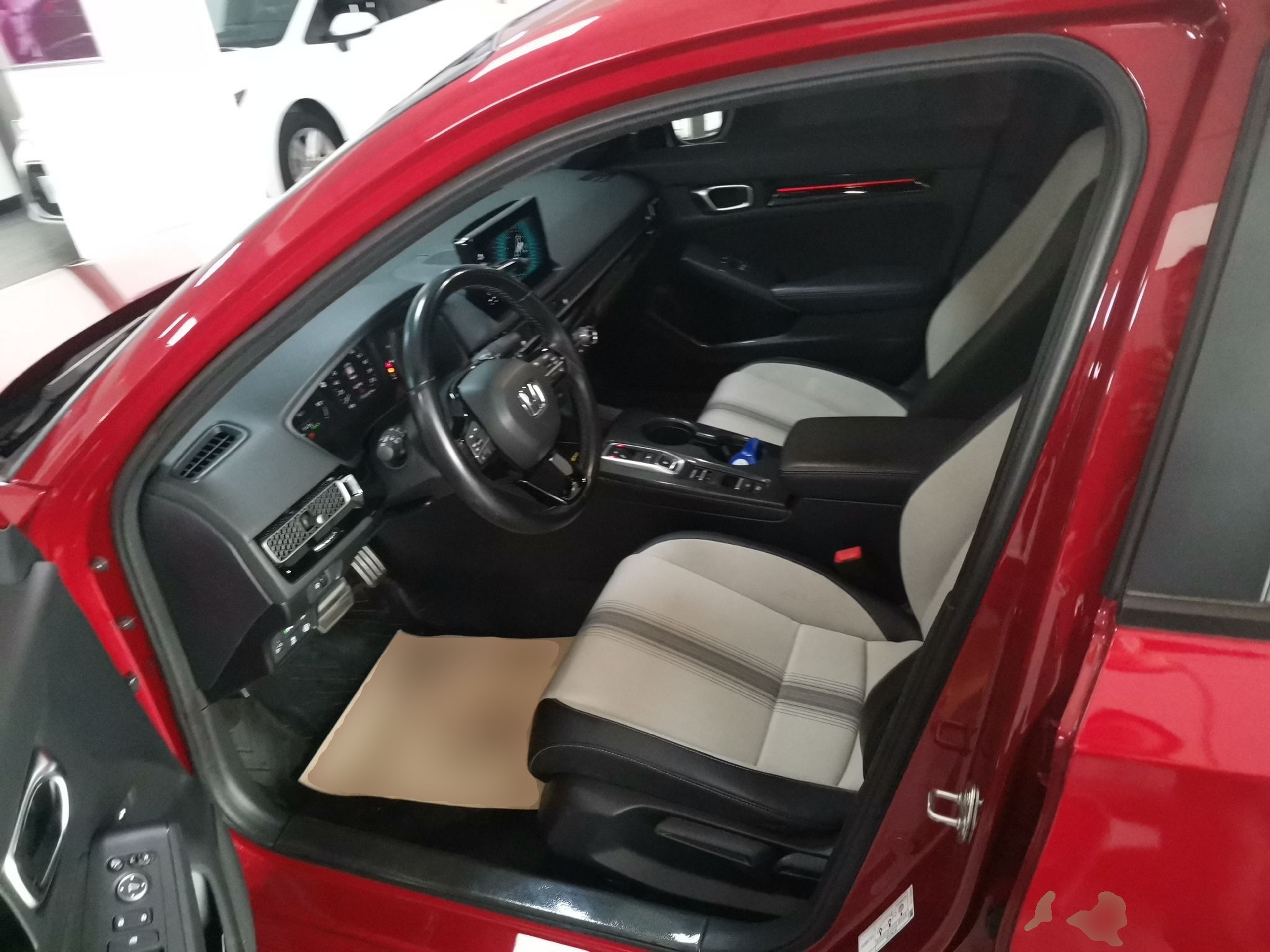 Переднее сиденье в автомобиле