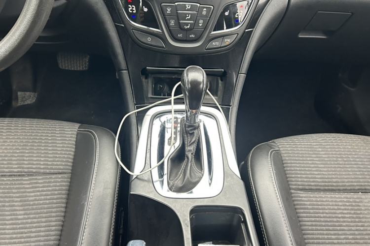 Used Buick Regal 2015 1.6T Fashion Tech Model
