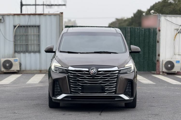 Used Buick GL8 2023 Facelifted Land Cruiser Executive Luxury Version
