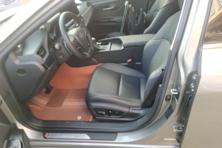 Used Lexus ES 2022 200 Excellence Edition
