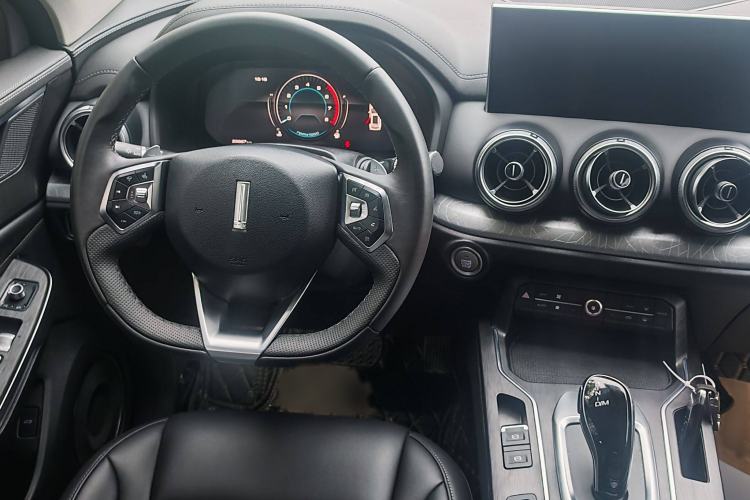 Used Wey VV5 2021 1.5T Two-Wheel Drive Smart Pioneer
