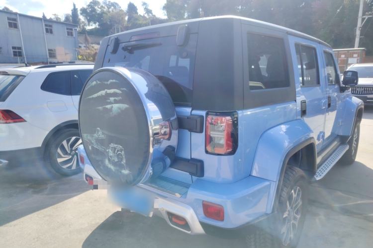 Used  BJ40 2023 2.0T Automatic Four-Wheel Drive Urban Hunter Edition Chivalrous Type
