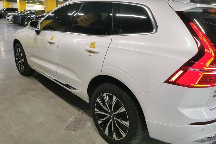 Used Volvo XC60 2023 B5 4x4 Smart Luxury Edition
