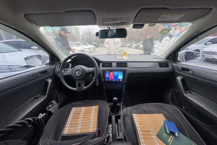 Used Volkswagen Santana 2015 1.6L Manual Fashion Edition
