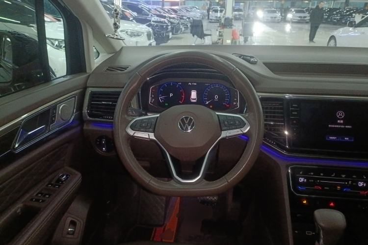 Used Volkswagen Viloran 2020 380TSI Prestige Edition
