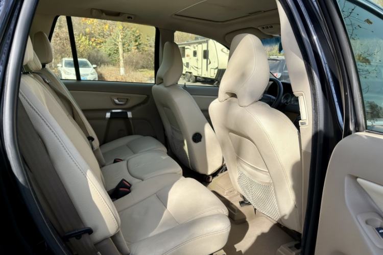 Used Volvo XC Classic 2014 T5 Luxury Edition
