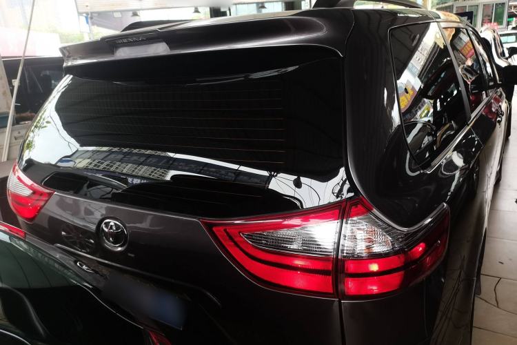 Used Toyota Sienna 2020 3.5L Two-Wheel Drive XLE Leather Interior 7 Seats Mexico Edition
