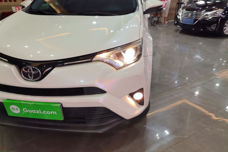 Used Toyota RAV4 2016 2.0L CVT Two-Wheel Drive Urban Edition China V Standard