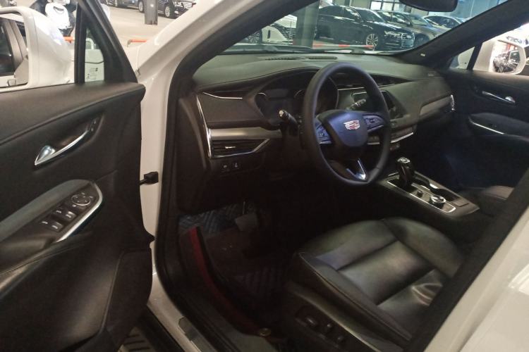 Used Cadillac XT4 2018 28T Two-Wheel Drive Leading Version
