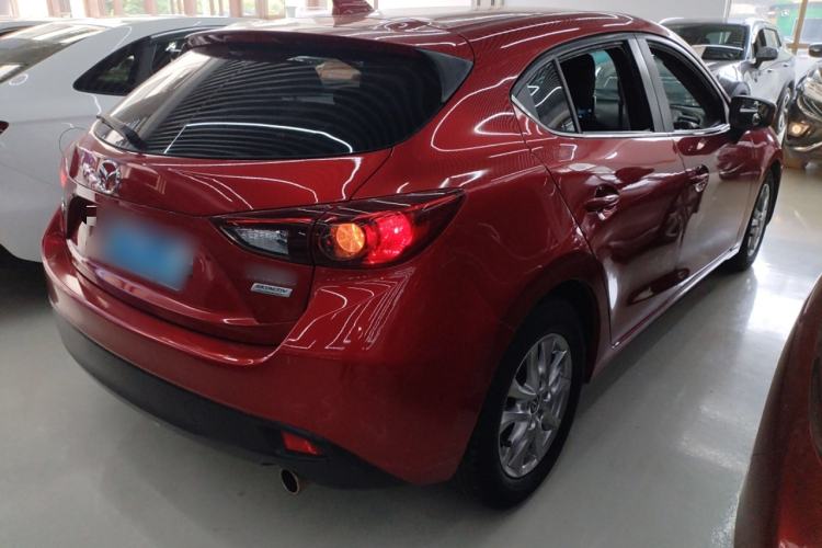 Used Mazda Mazda 3 Axela 2016 Hatchback 1.5L Automatic Comfort Model
