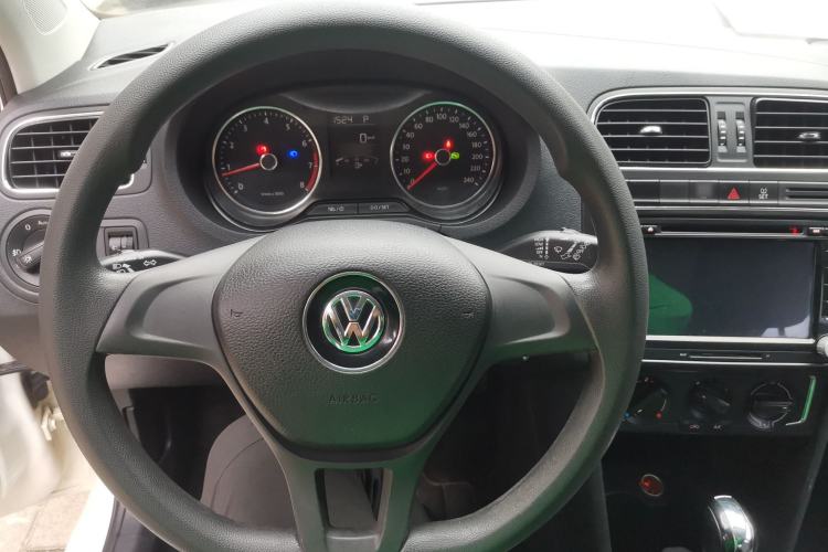 Used Volkswagen Polo 2014 1.6L Automatic Comfort Edition
