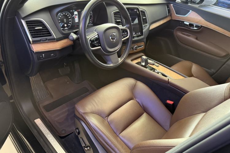 Used Volvo XC90 2022 B5 Smart Drive Luxury Edition 5 Seats