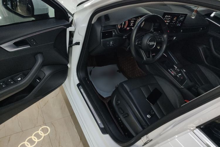 Used Audi A4L 2022 40 TFSI Stylish and Elegant Edition
