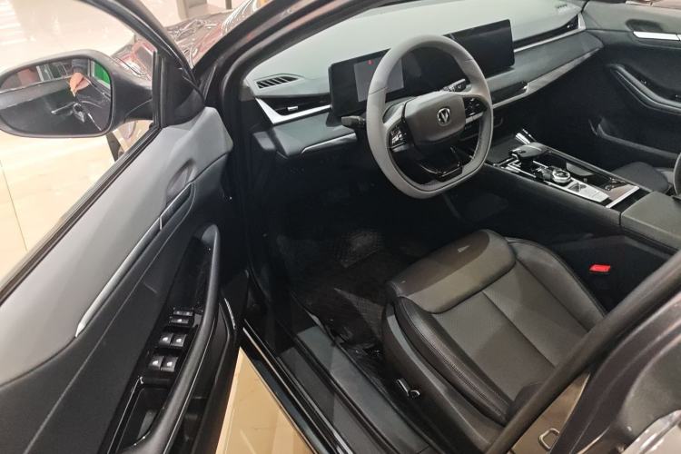 Used Changan Ruicheng PLUS 2023 1.5T DCT Prestige Edition
