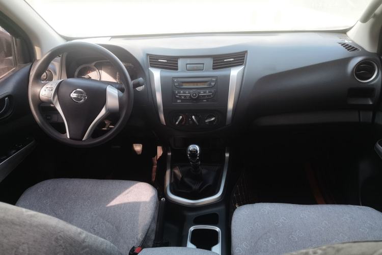 Used Nissan Navara 2019 2.5L Manual Two-Wheel Drive Comfort Version China VI QR25