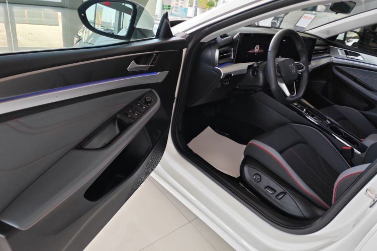 Used Volkswagen Lamando 2024 Lavida L 280TSI DSG Cool & Spicy Edition
