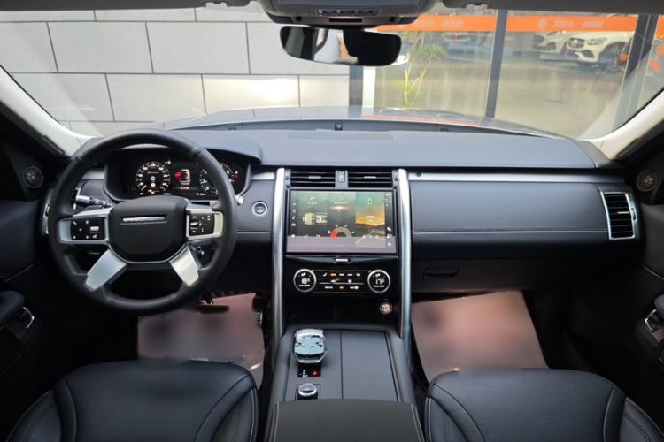 Used Land Rover Discovery 2021 360 PS R-Dynamic S