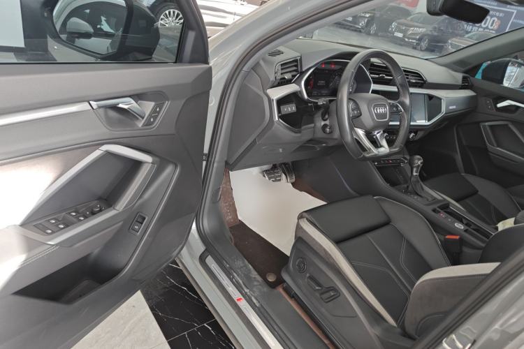 Used Audi Q3 2024 35 TFSI Fashion Dynamic Edition
