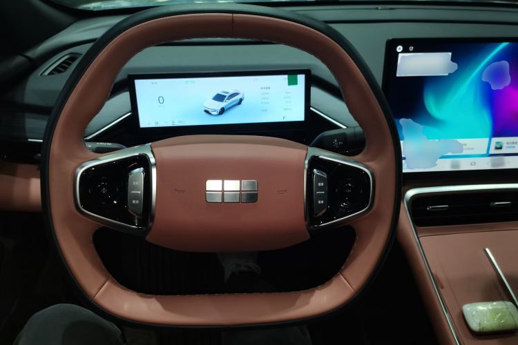 Used  L6 2025 EM-i 140km Starship Edition
