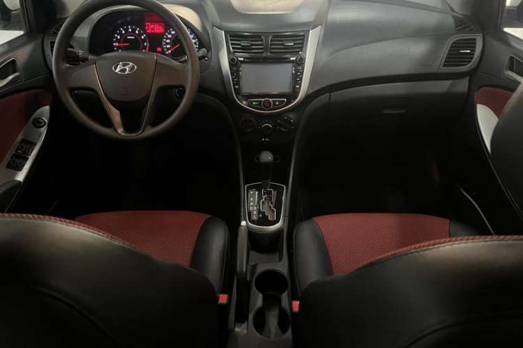 Used Hyundai Verna Ray 2014 1.4L Automatic GLX