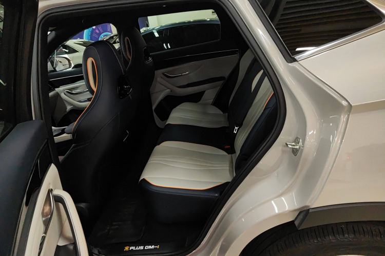 Used BYD Song PLUS New Energy 2024 HONOR Edition DM-i 110km Flagship PLUS
