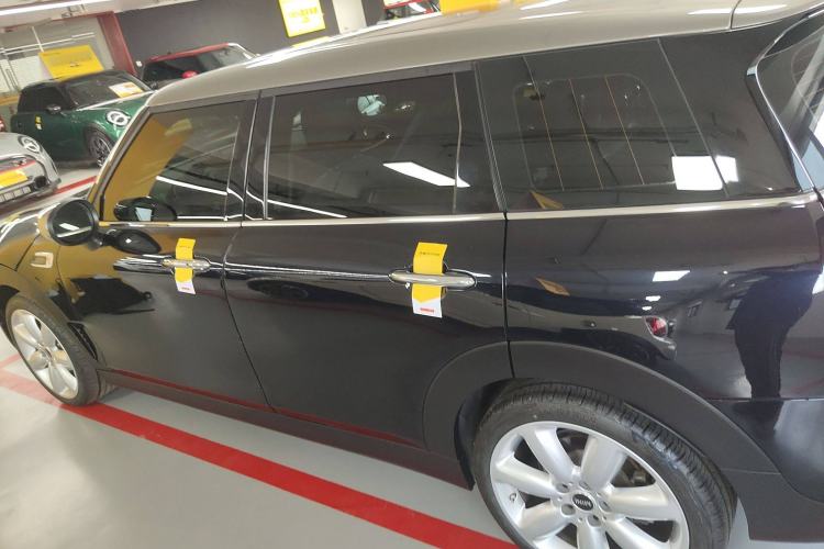 Used  Clubman 2023 1.5T COOPER Connoisseur
