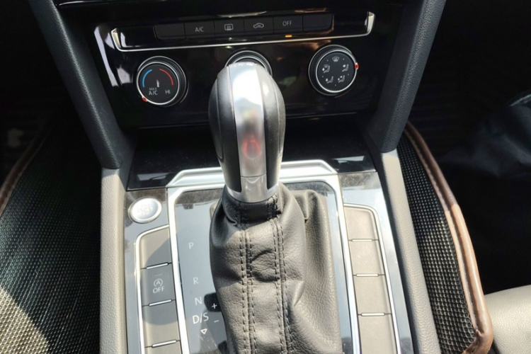 Used Volkswagen Magotan 2019 330TSI DSG Leading Model China VI Standard